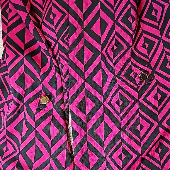 NEW DANA BUCHMAN CRANBERRY & BLACK LONG ROLL TAB SLEEVE BUTTON UP BLOUSE - Picture 11 of 16